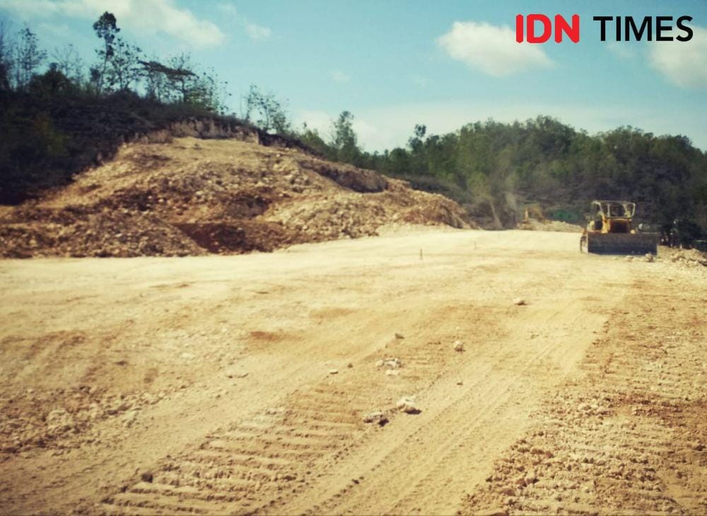Pembuatan JJLS di Kecamatan Girisubo, Gunungkidul. IDN Times/febriana sinta