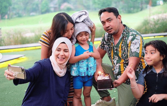 instagram.com/meisya__siregar