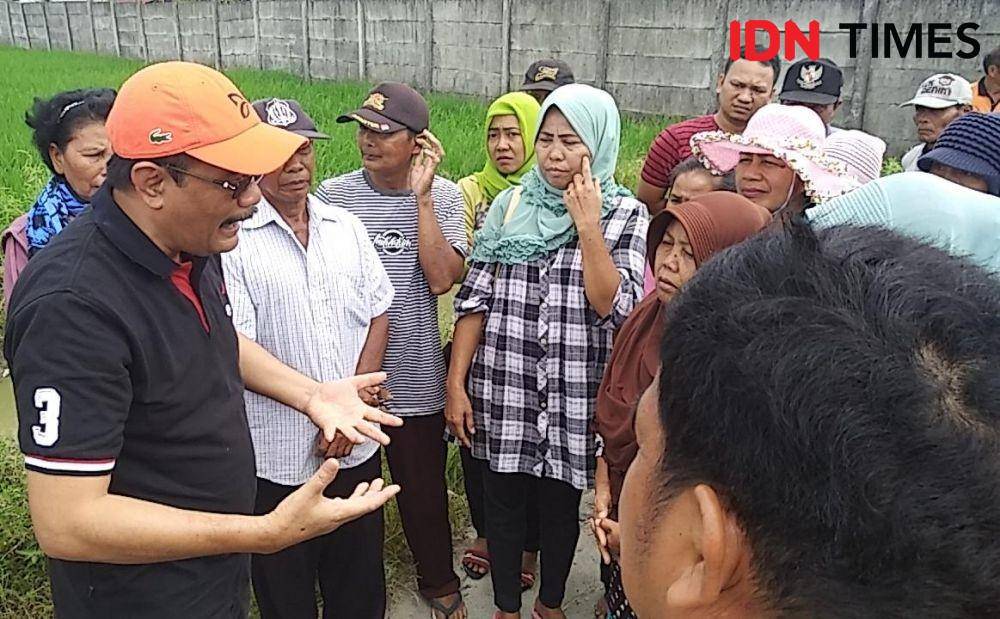 Djarot Syaiful Hidayat berkunjung ke Desa Ramunia, Deli Serdang (IDN Times/Fadli Syahputra)
