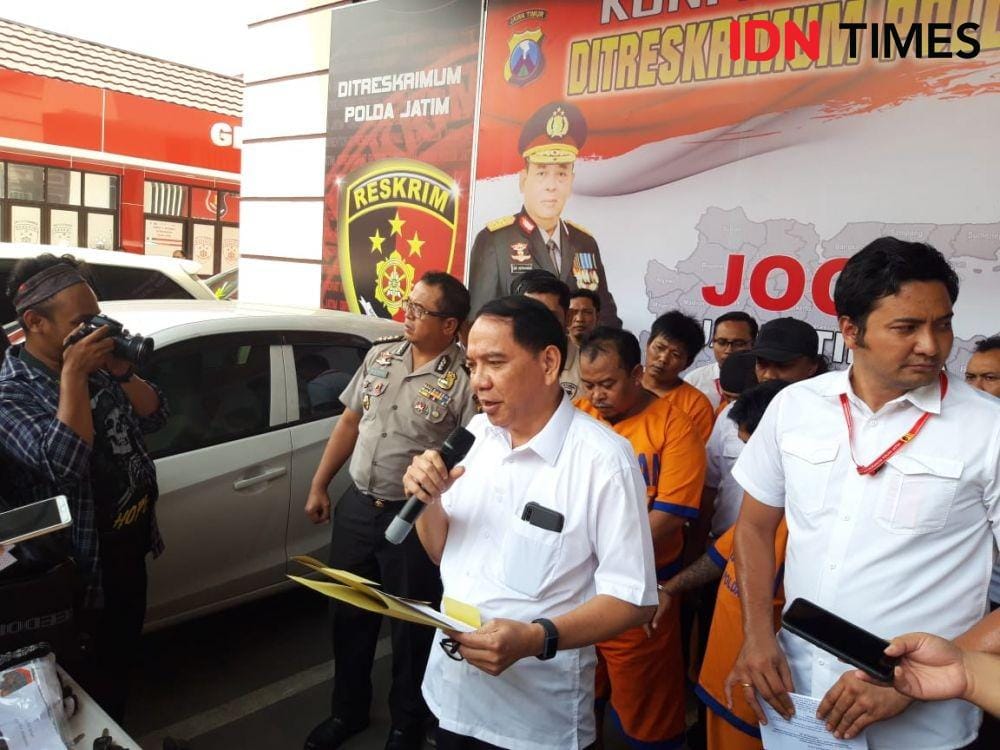 Polisi merilis penipuan bermodus penggandaan uang di Mapolda Jatim. Rabu (27/11). IDN Times/Fitria Madia