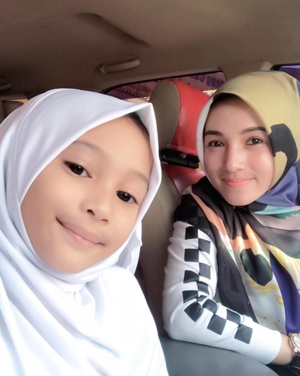 instagram.com/benazir120912