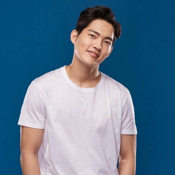 instagram.com/@kimgunwoogallery