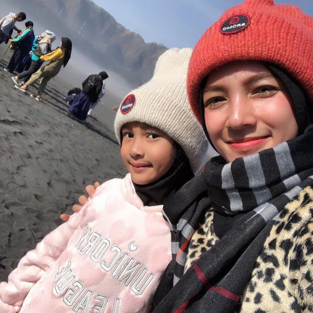 instagram.com/benazir120912