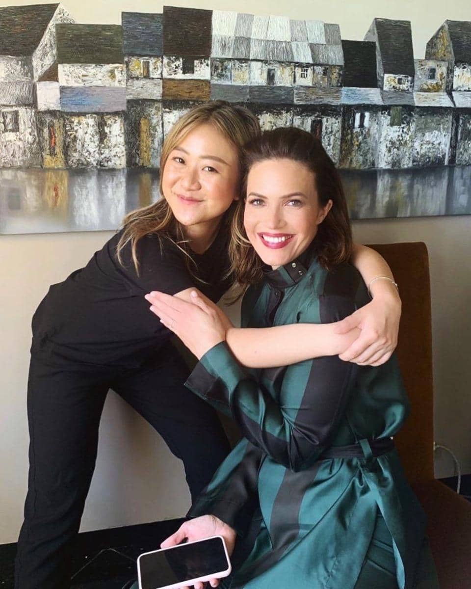 Archangela Chelsea bersama penyanyi internasional Mandy Moore di Los Angeles | Instagram.com/archangelachelsea