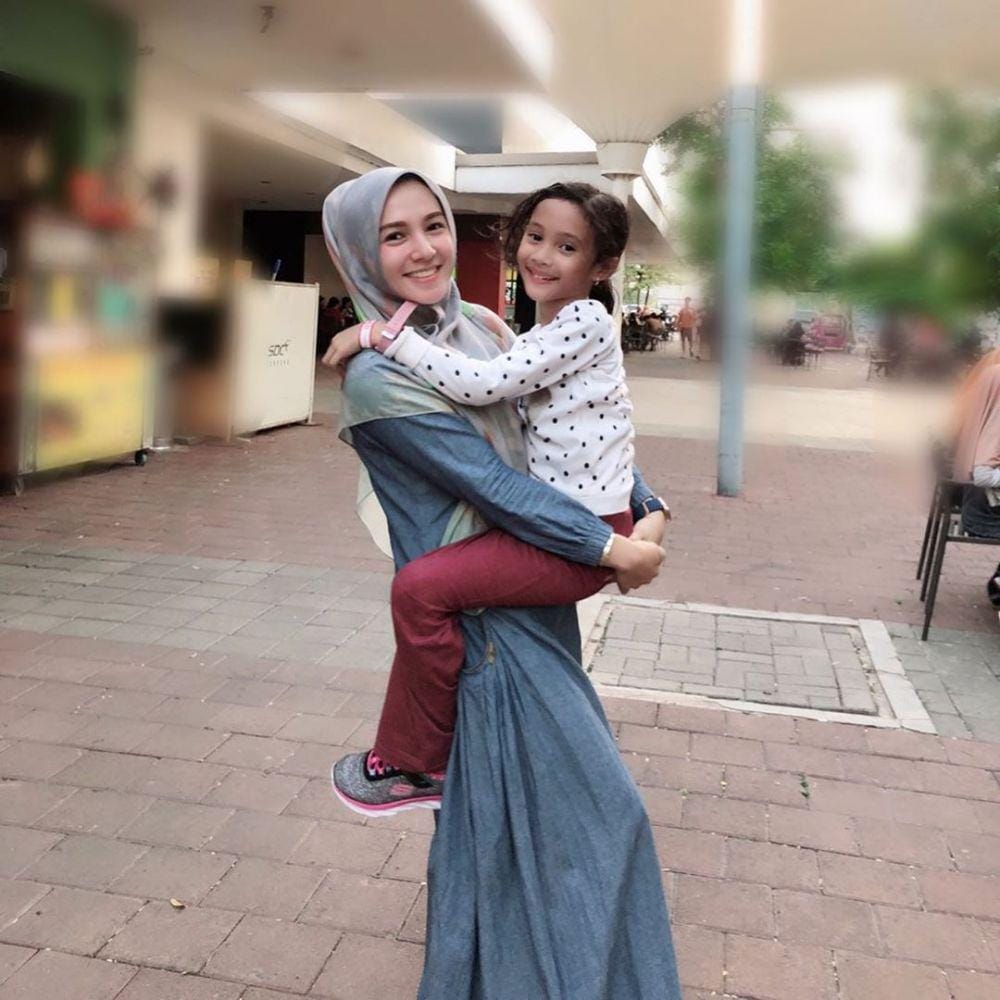 instagram.com/benazir120912