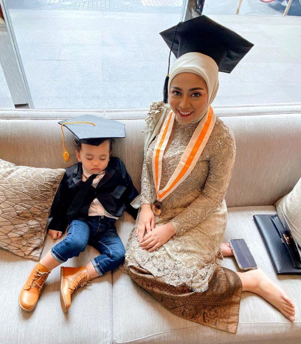 instagram.com/rachelvennya