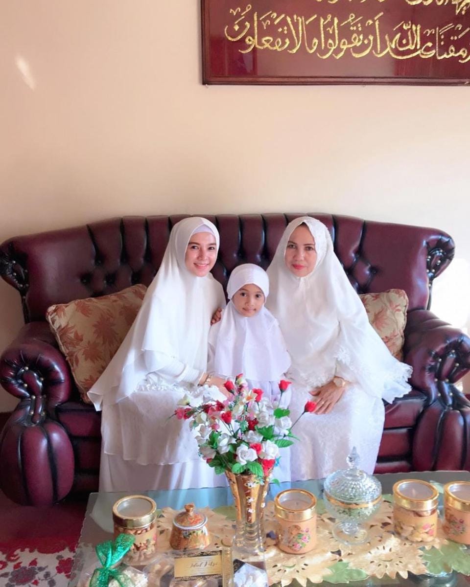 instagram.com/benazir120912