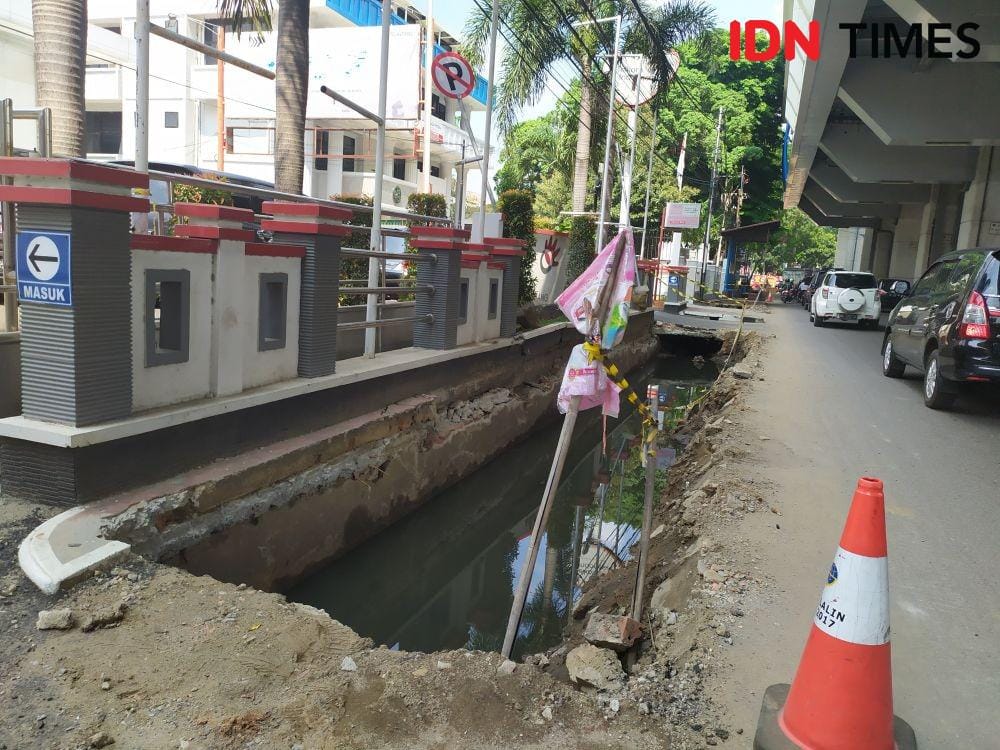 Box culvert dan saluran drainase untuk menangani banjir di Kota Palembang (IDN Times/Feny Maulia Agustin)