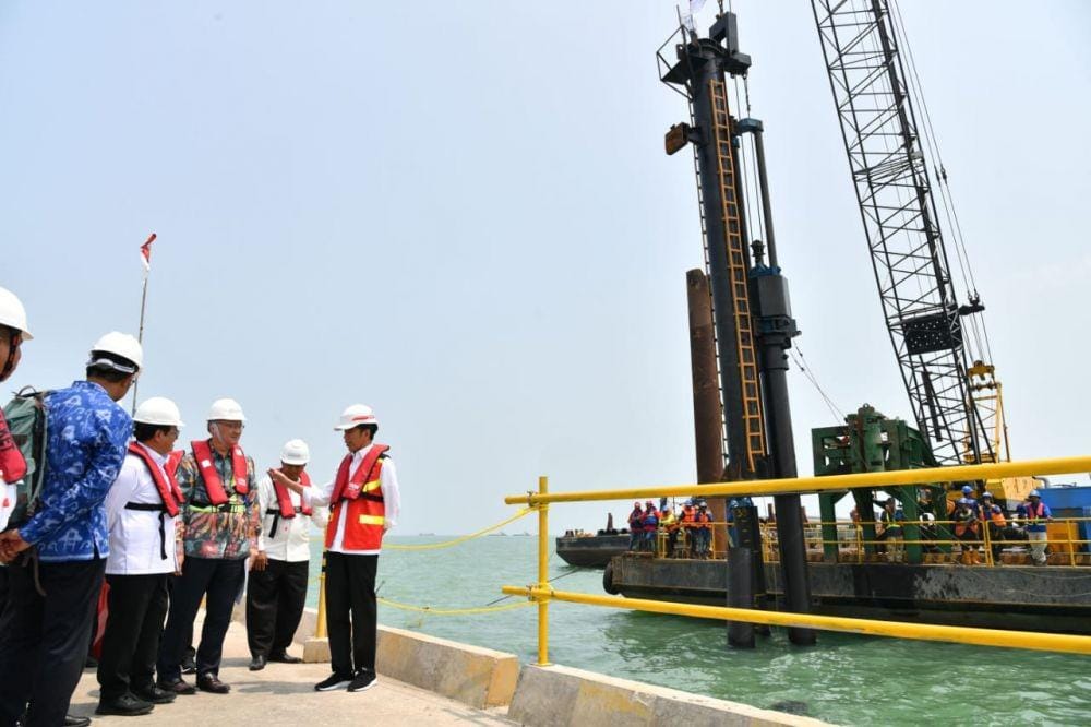 Presiden Jokowi meninjau Pelabuhan Patimban, Subang, Jawa Barat, Jumat 29 November 2019 (Dok.IDN Times/Biro Pers Kepresidenan)