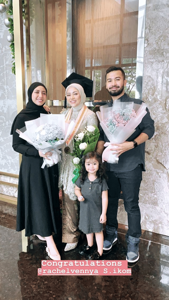 instagram.com/rachelvennya