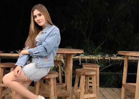 instagram.com/nellakharisma