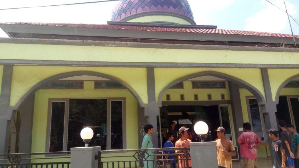 Tempat kejadian perkara pencurian kotak amal di Samarinda (Dok. Polsek Sungai Pinang)