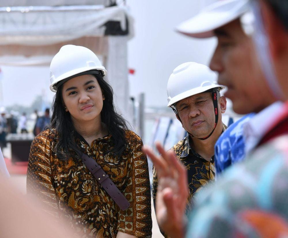 (Stafsus millennial Putri Tanjung ikut kunker Jokowi ke Subang) IDN Times/Biro Pers Kepresidenan