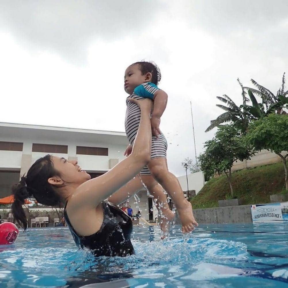 Instagram.com/kyriearnatama