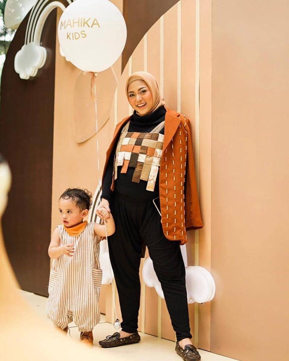 Instagram.com/rachelvennya