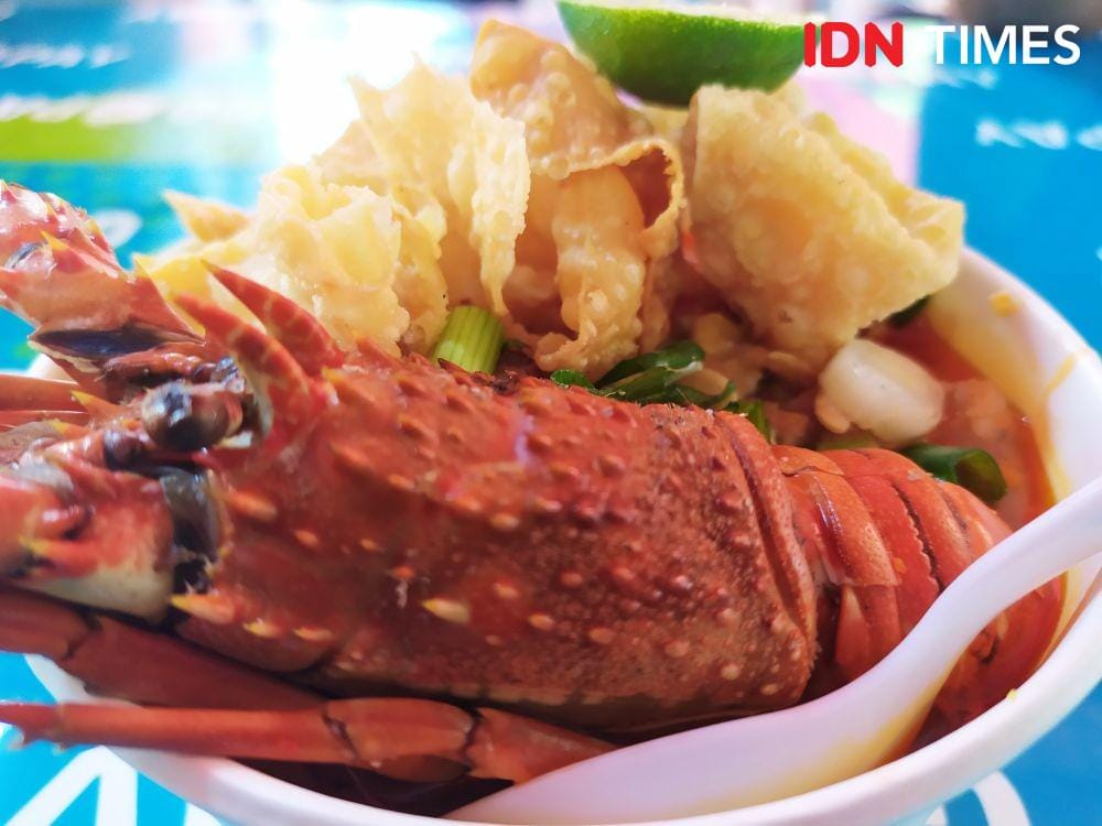 Menu Bakso Gurita dengan tambahan lobster jadi daya tarik tersendiri di Festival Makanan Pedas, Sri Ratu Semarang. IDN Times/Fariz Fardianto