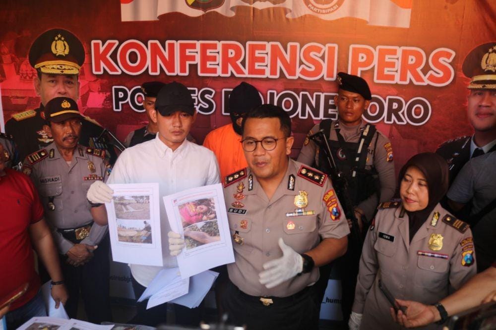 Kapolres Bojonegoro, AKBP Mochamad Budi Hendrawan memberikan keterangan kepada awak media. IDN Times/Imron