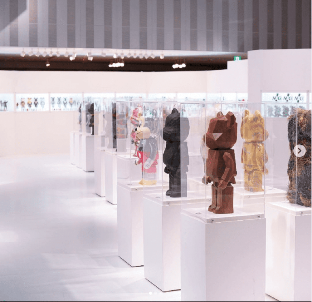 instagram.com/medicom_toy