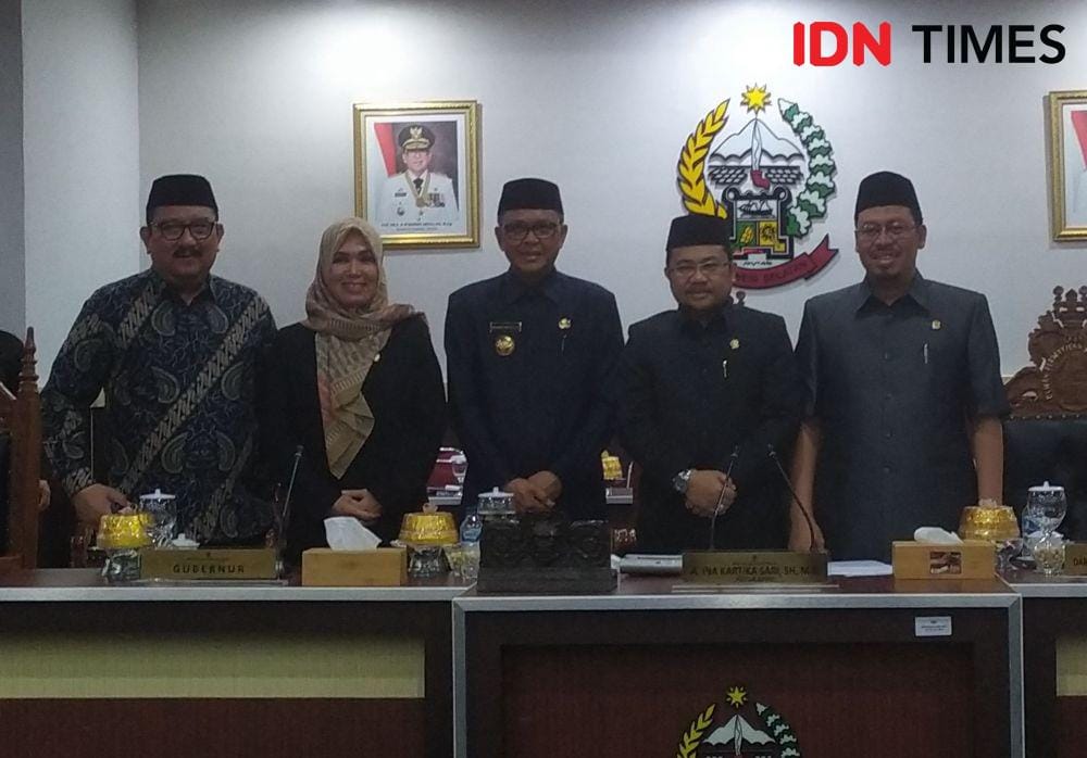 Gubernur Sulsel Nurdin Abdullah (tengah). IDN Times/Aan Pranata