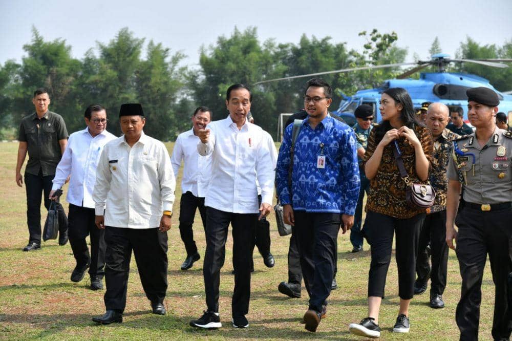 Presiden Jokowi saat meninjau Pelabuhan Patimban, Subang, Jawa Barat, Jumat 29 November 2019. (Dok. IDN Times/Biro Pers Kepresidenan)