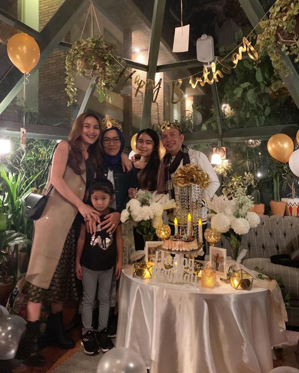 instagram.com/ayutingting92