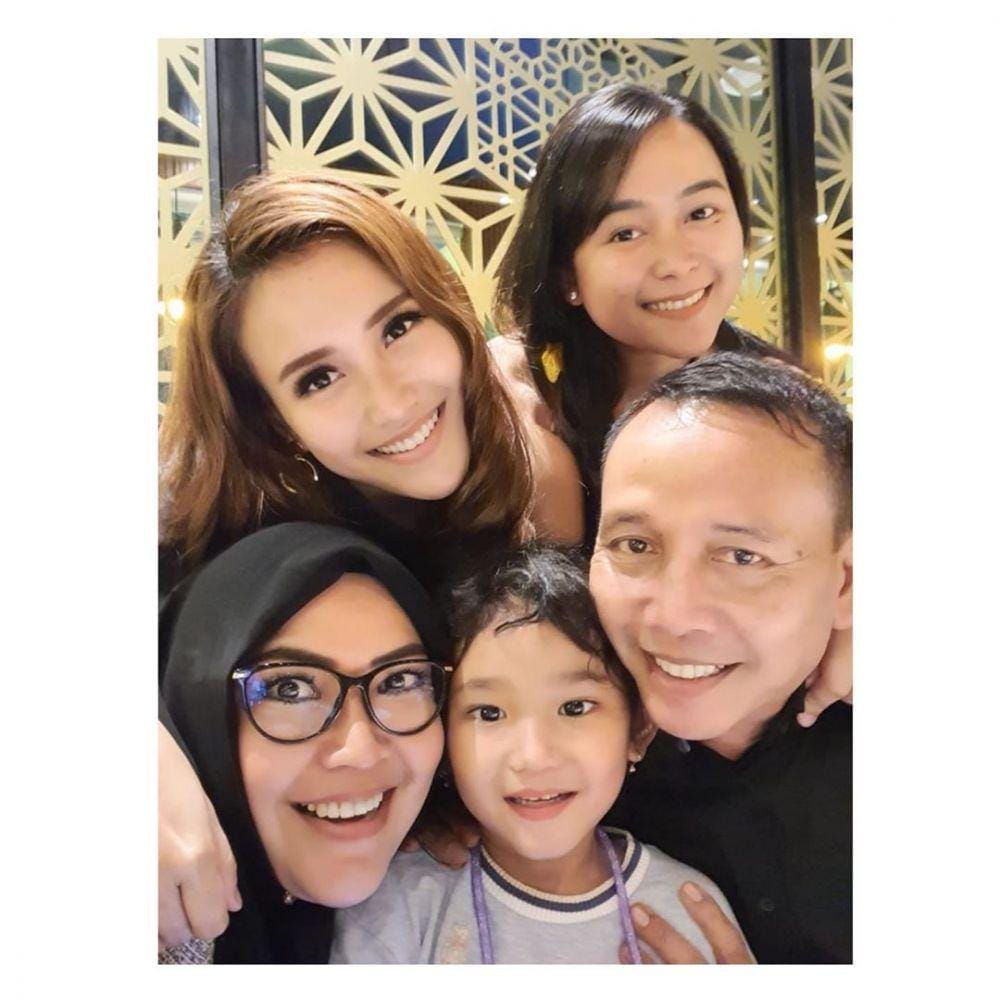 instagram.com/ayutingting92