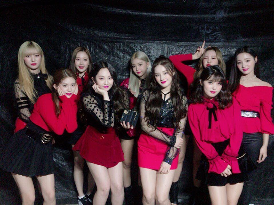 instagram.com/momoland_official