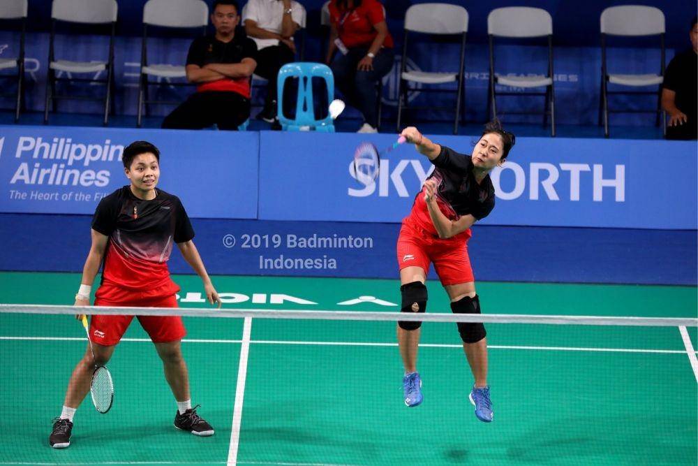 Pasangan Ni Ketut Mahadewi/Apriyani Rahayu di ajang beregu putri bulu tangkis SEA Games 2019, Minggu (1/12). Twitter/@INABadminton