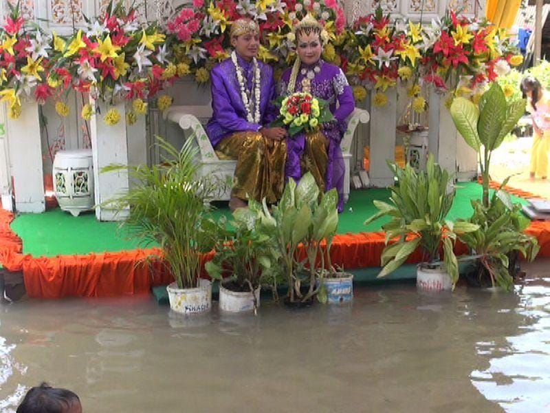 twitter.com/CrazyinINA