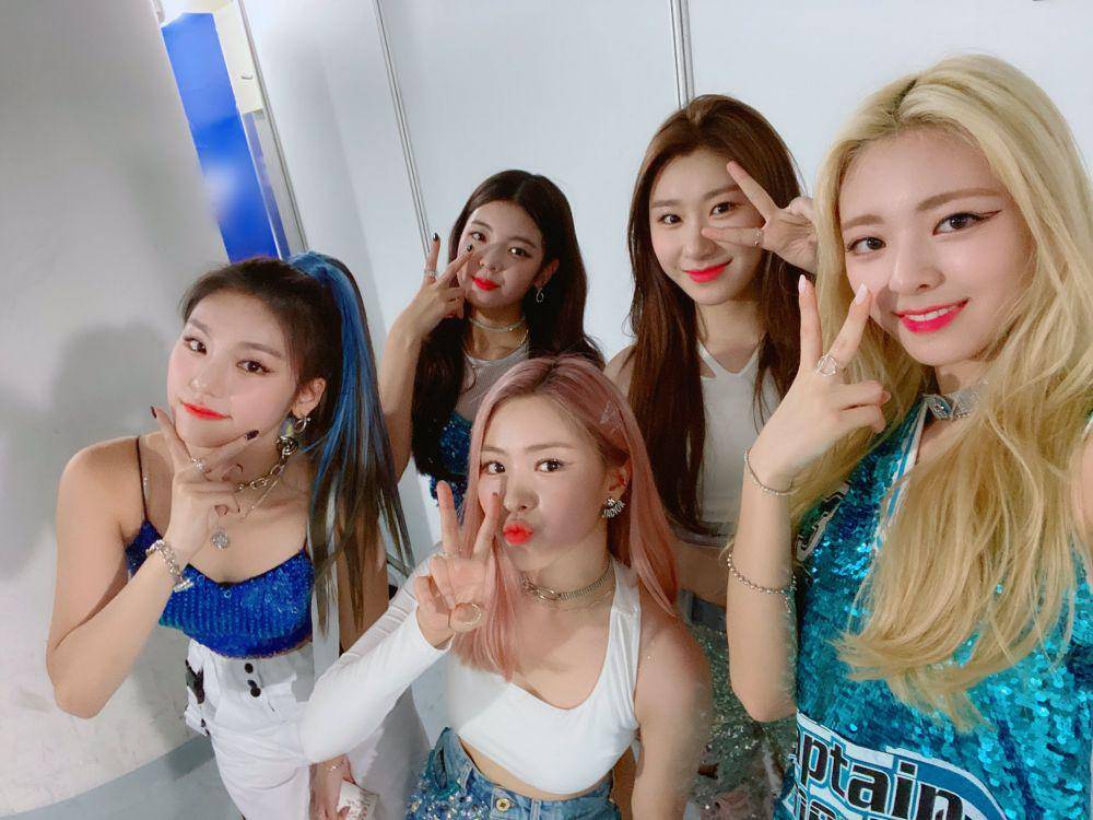 twitter.com/ITZYofficial