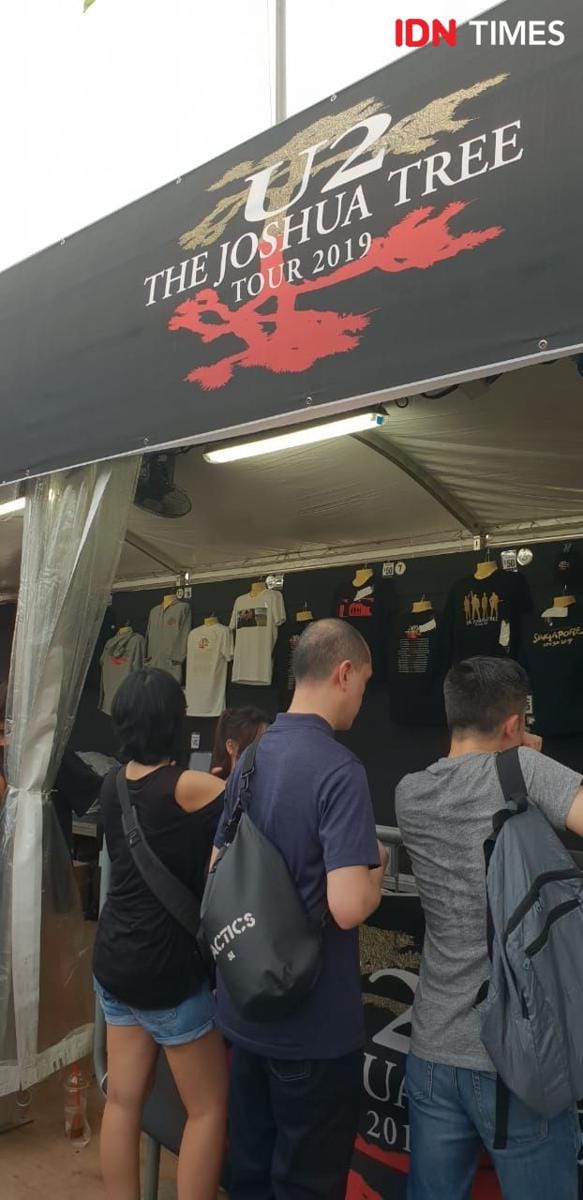 Suasana luar National Stadium, Singapura sebelum konser U2 dimulai, pada 30 November 2019. IDN Times/Uni Lubis IDN Times/Uni Lubis