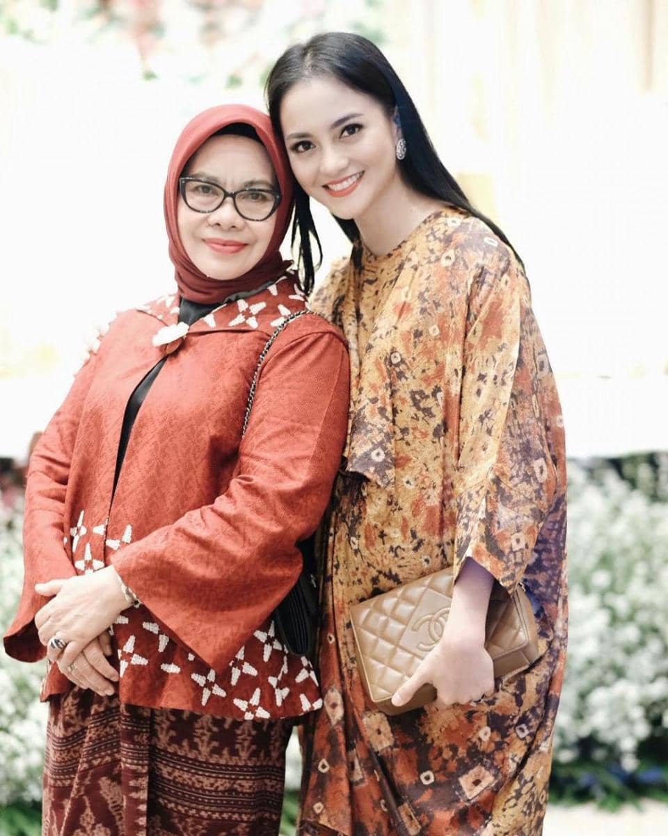 Instagram.com/ririnekawati