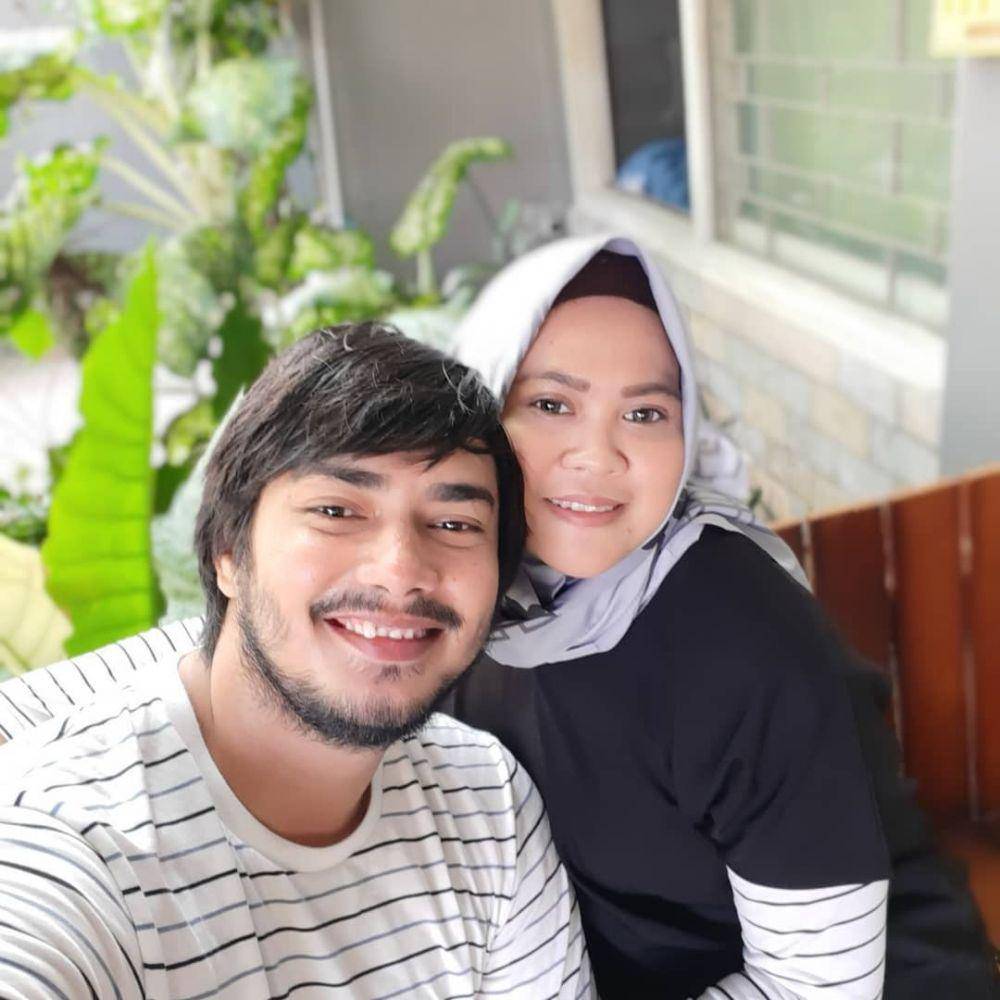 Instagram.com/hidayatguntara