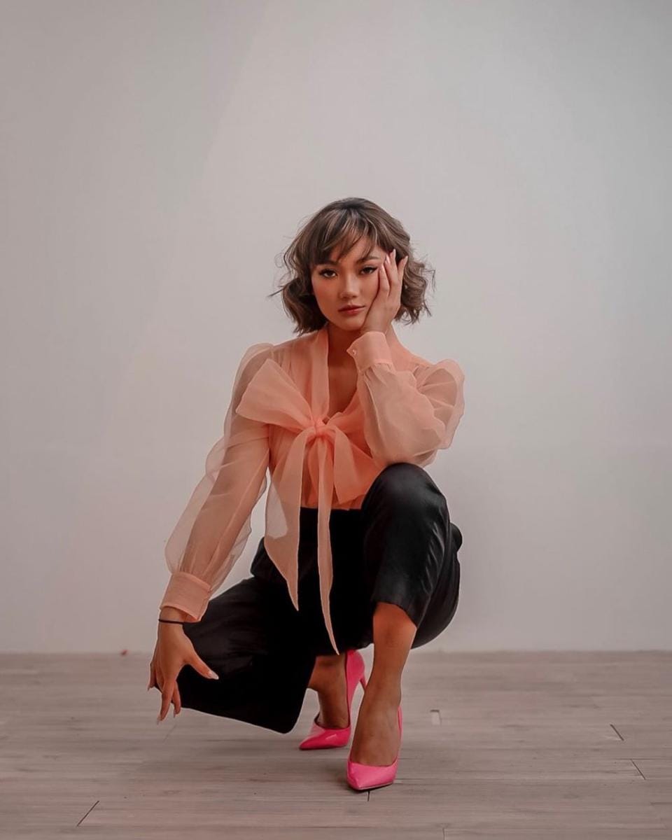 instagram.com/marion jola