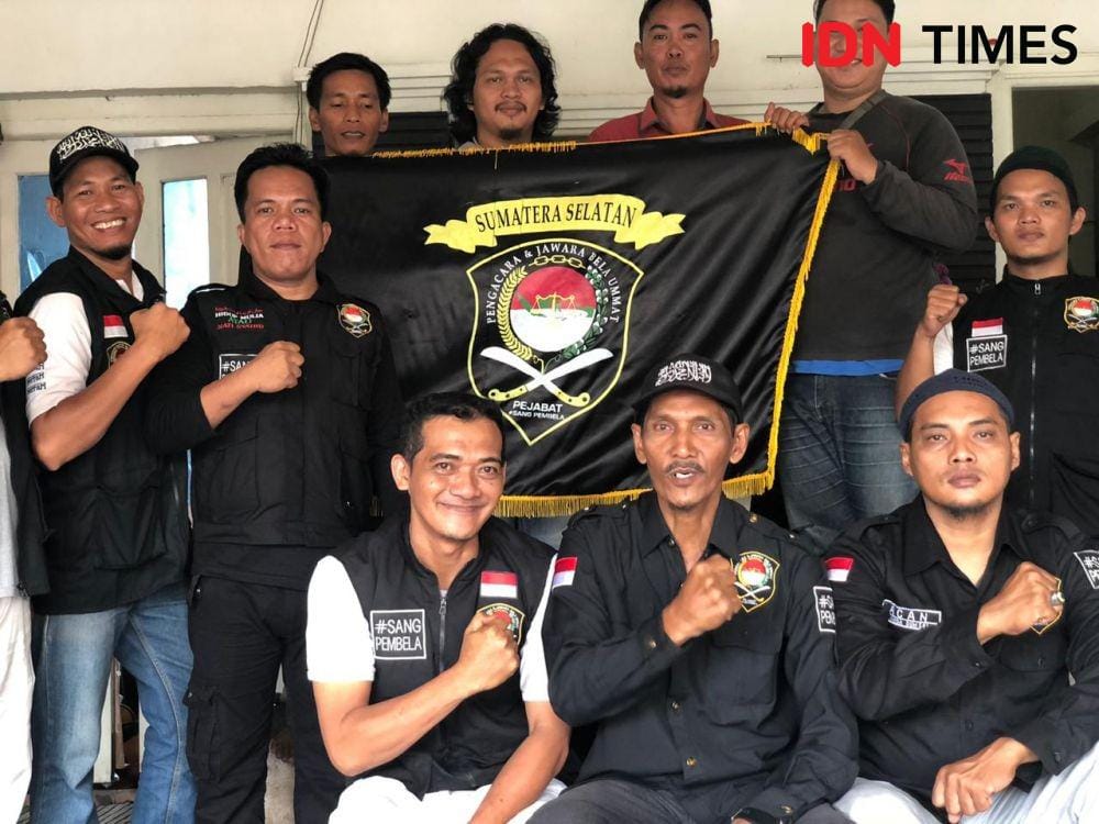 Persiapan sebelum mengikuti alumni 212 (IDN Times/Rangga Erfizal)