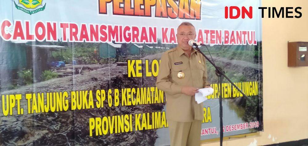 Bupati Bantul Suharsono melepas transmigran ke Kabupaten Bukungan Kaltara. IDN Times/Daruwaskita