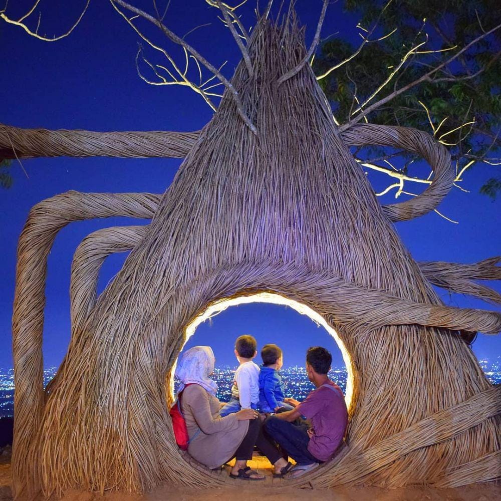 instagram.com/ditagung26