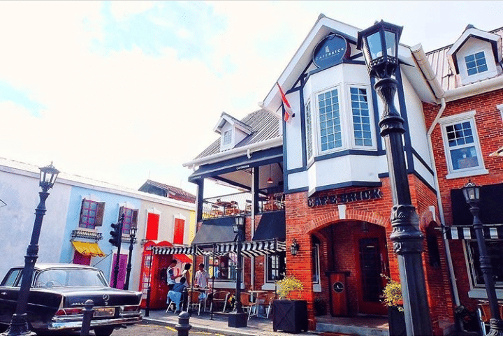 instagram.com/cafebrickjogja