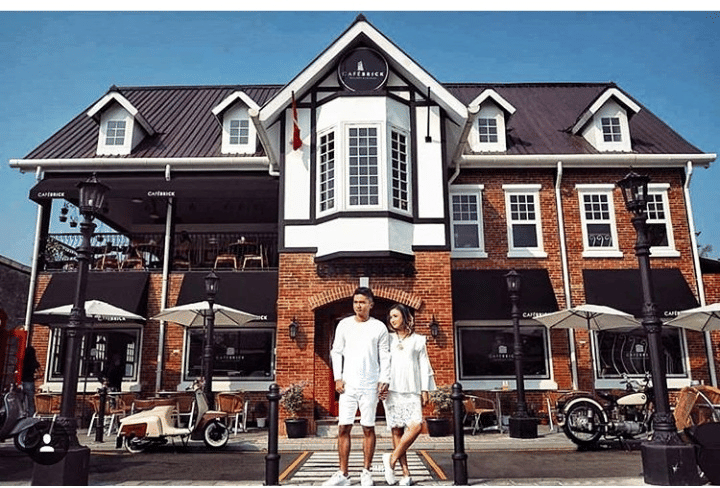 instagram.com/cafebrickjogja