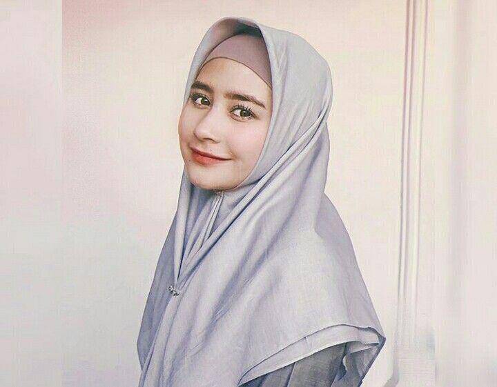 instagram.com/prilly latuconsina