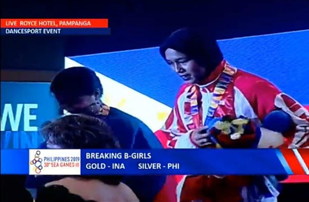 Indonesia meraih emas kedua lewat dance sport di SEA Games 2019, Minggu (1/12). twitter/@BadmintonTalk