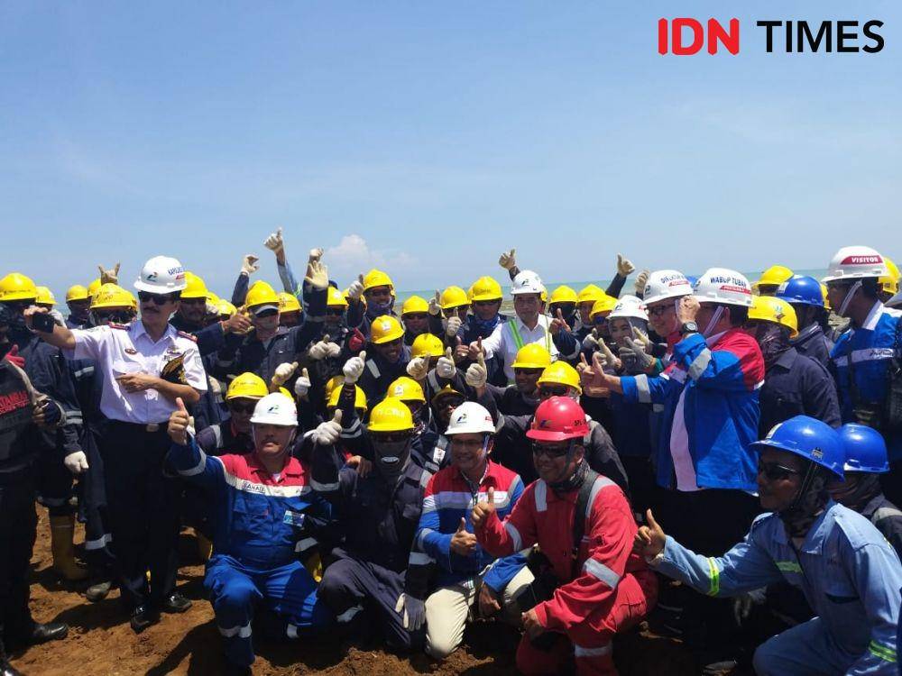 Pekerja kilang. IDN Times/Dwifantya Aquina