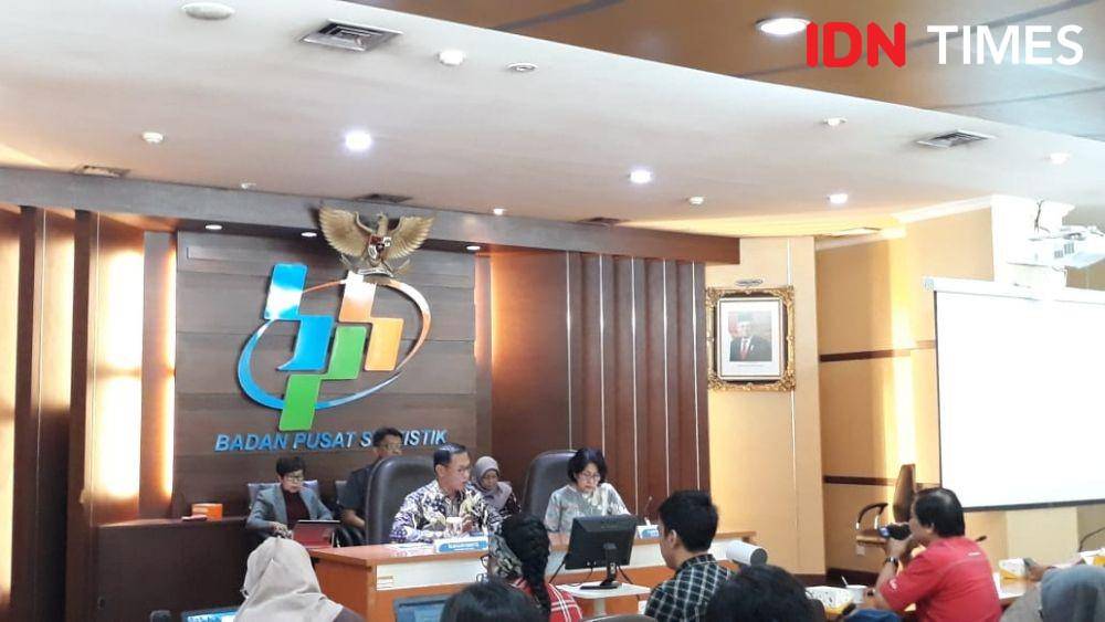 Kepala BPS Suhariyanto memberikan keterangan pers. (IDN Times/Indiana Malia)