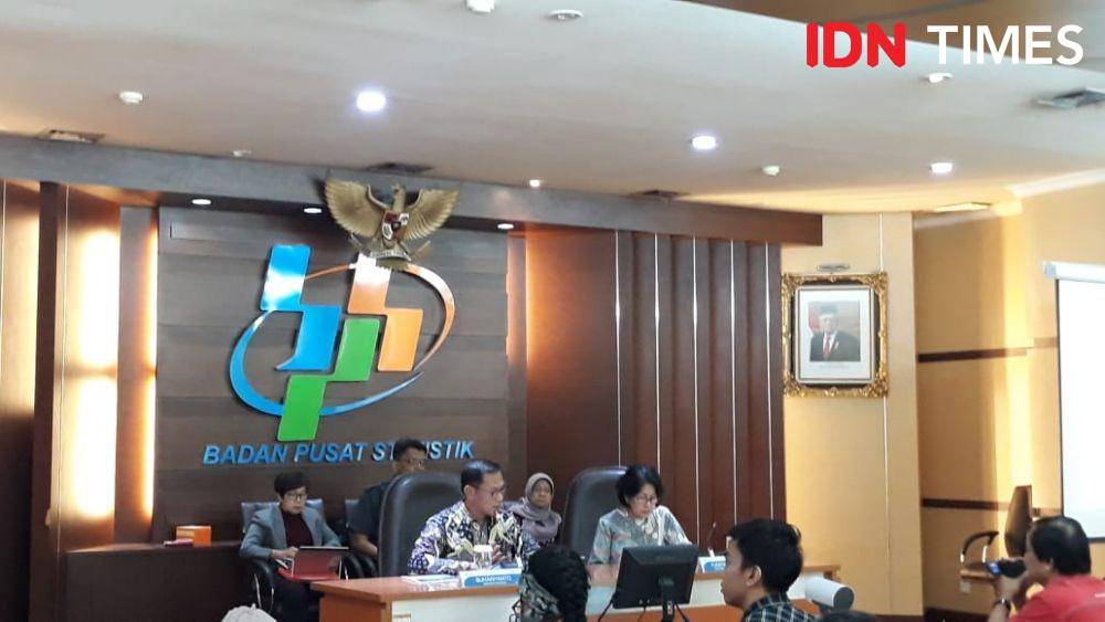 Kepala BPS Suhariyanto memberikan keterangan pers. (IDN Times/Indiana Malia)