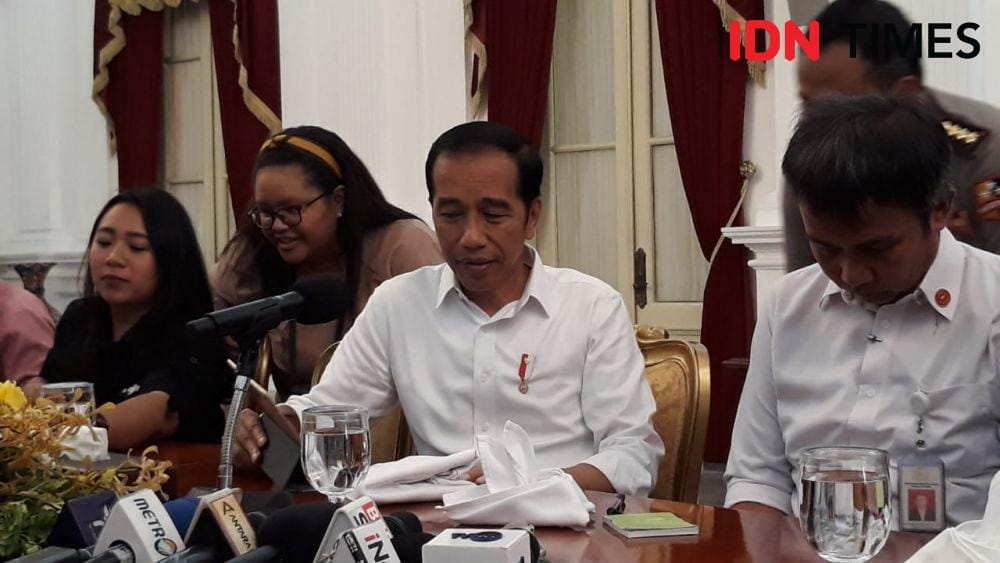 Presiden Jokowi memberikan keterangan pers di Istana Merdeka, Jakarta Pusat, Senin 2 Desember 2019 (IDN Times/Teatrika Handiko Putri)