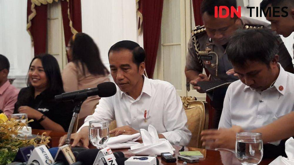 Presiden Jokowi memberikan keterangan pers di Istana Merdeka, Jakarta Pusat, Senin 2 Desember 2019 (IDN Times/Teatrika Handiko Putri)
