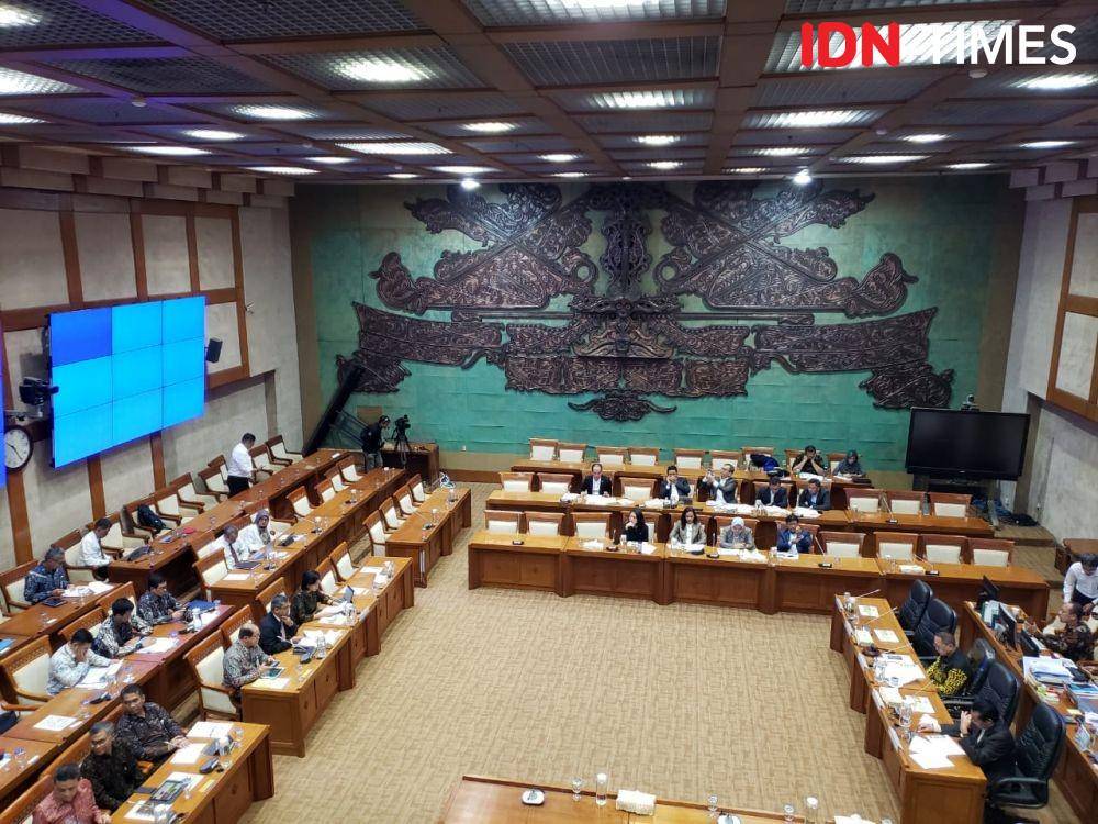 Menteri Keuangan Sri Mulyani melakukan rapat kerja dengan Komisi XI DPR RI (IDN Times/Hana Adi Perdana)