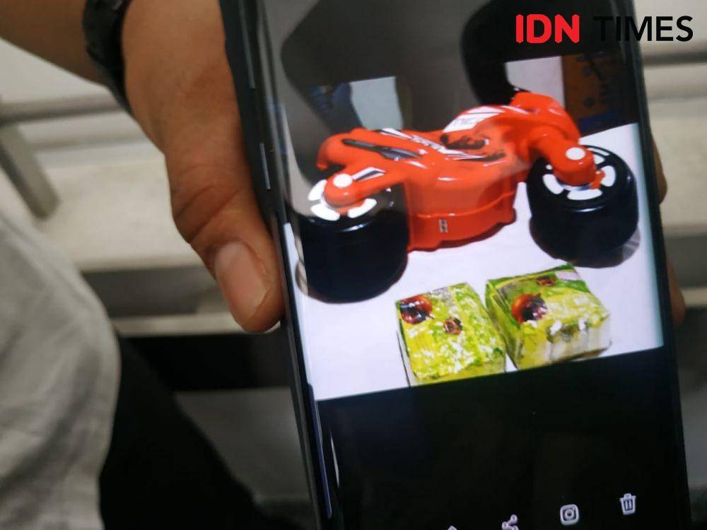 Barang bukti penyelundupan sabu melalui mainan sepeda plastik. IDN Times/Fitria Madia