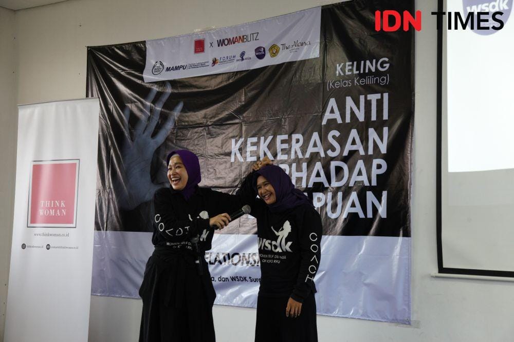 Wike Frinidya pada Kelas Keliling Anti Kekerasan terhadap Perempuan di UPN Surabaya. 27 November 2019. IDN Times/Fajar Laksmita