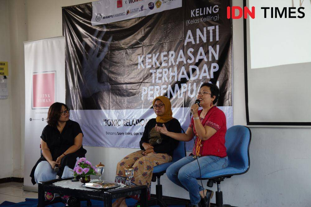 Benedicta Herlina di Kelas Keliling Anti Kekerasan Terhadap Perempuan Tema Toxic Relationship di UPN Surabaya. 27 November 2019.  IDN Times/Fajar Laksmita